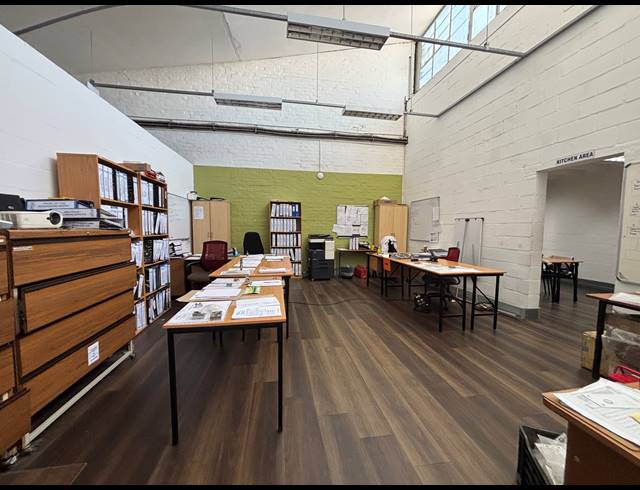 912M² WAREHOUSE TO LET IN BEACONVALE